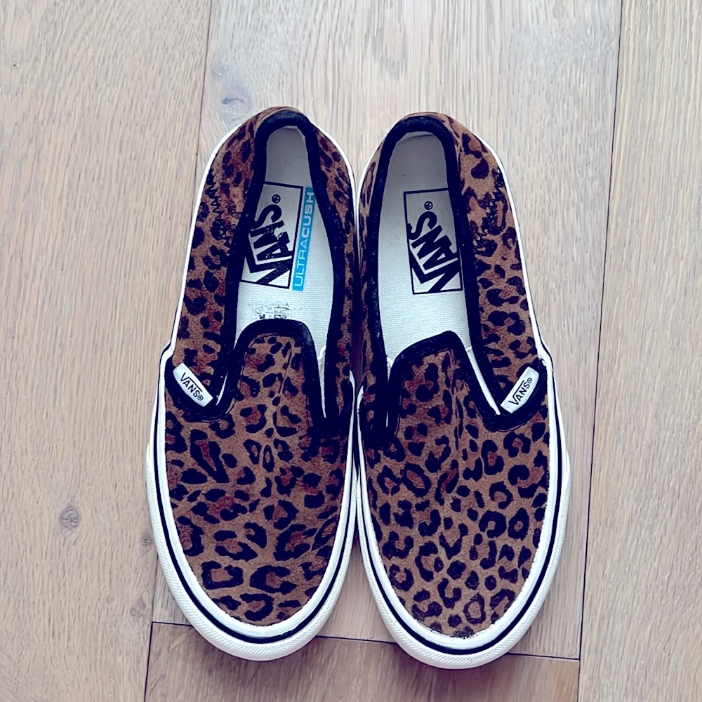 VANS - Women’s Size 6 - Never worn